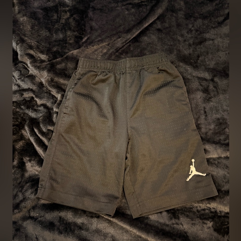 Black Jordan Athletic Basketball Shorts size 5-6 Kids